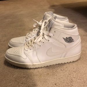 Jordan 1s - White
